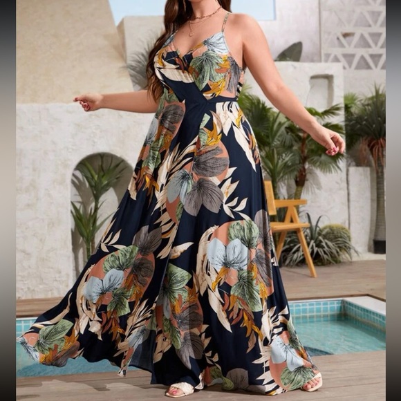 Boho Plus Size Cottagecore Floral Print Slit Backless Maxi Dress - Picture 3 of 5